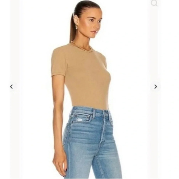 Redone X Hanes 90’s ribbed cap sleeve tee in sand - Picture 4 of 10